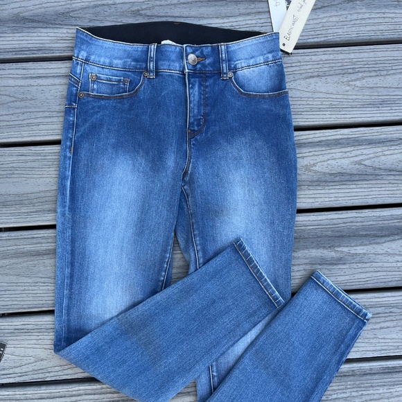 NWT Ladies Tribal Jeans - Picture 2 of 5